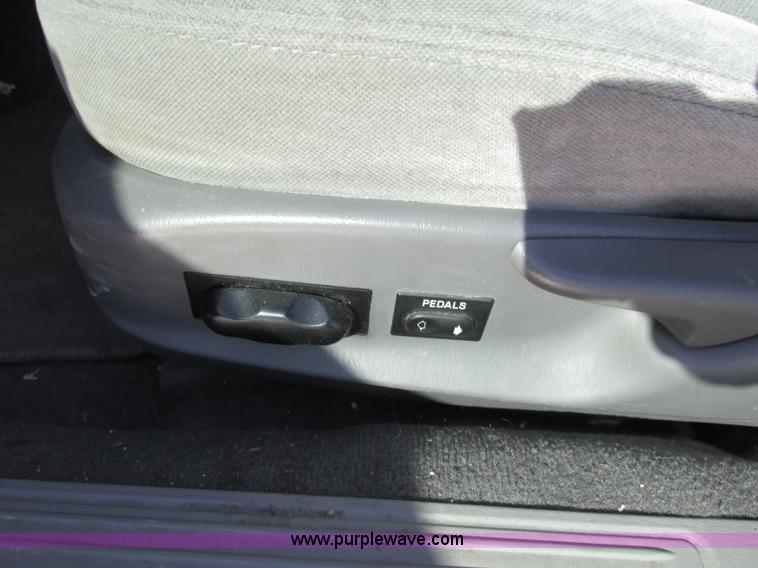 image for item F5313 2001 Ford Taurus SES