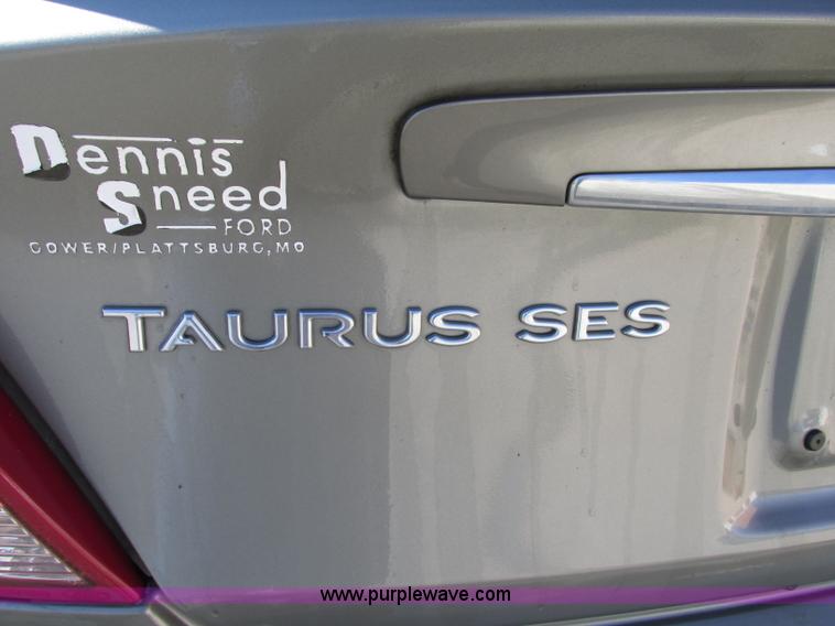 image for item F5313 2001 Ford Taurus SES