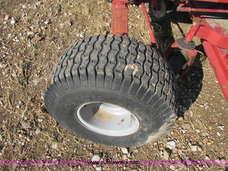 image for item F5335 International 184 lawn tractor