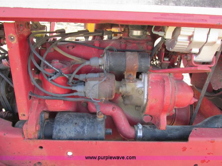 image for item F5335 International 184 lawn tractor