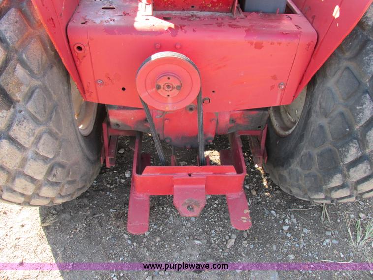 image for item F5335 International 184 lawn tractor