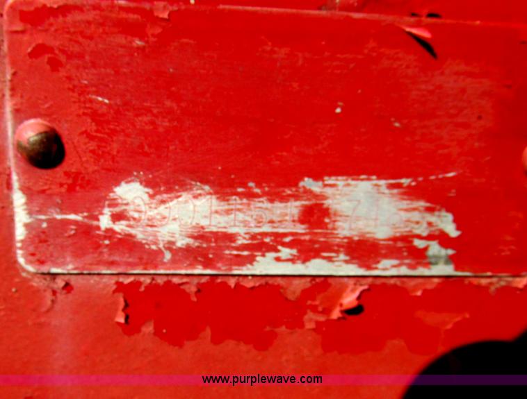 image for item F5335 International 184 lawn tractor