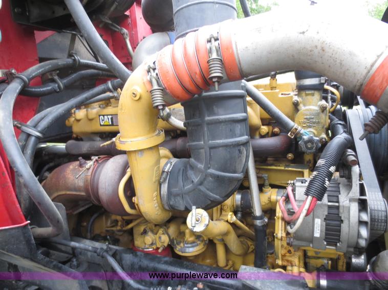 image for item F6660 1998 International 9200 semi truck