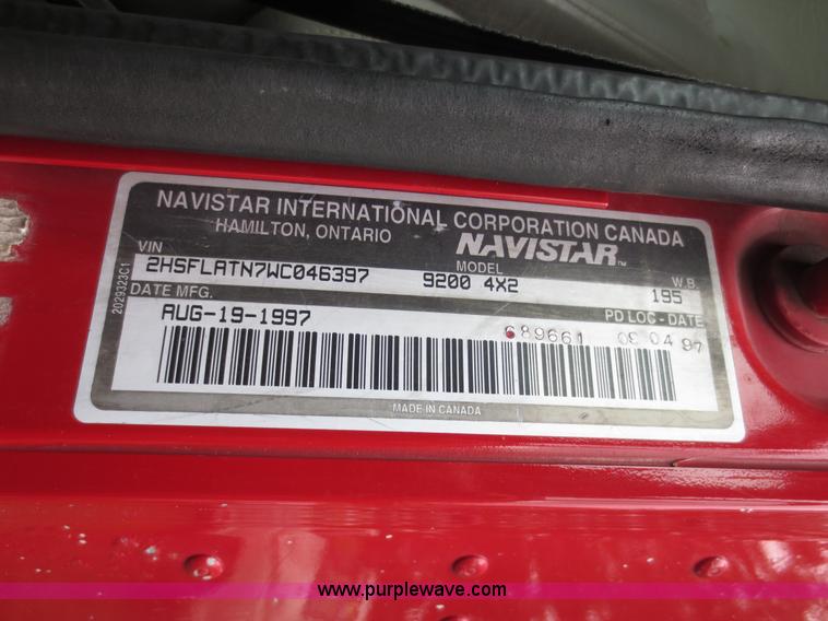 image for item F6660 1998 International 9200 semi truck