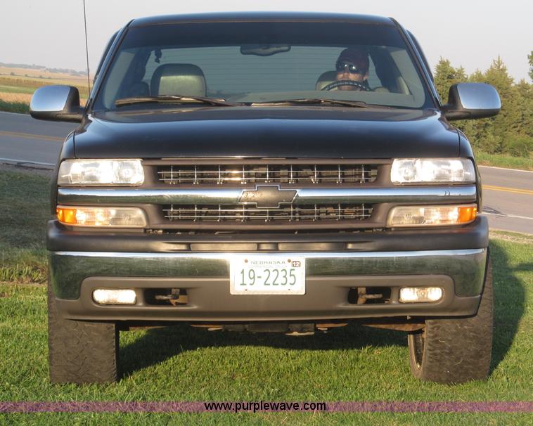 image for item F7137 2000 Chevrolet Silverado 1500 LT Z71 Ext. Cab pickup truck