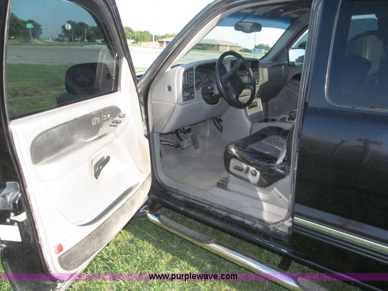 image for item F7137 2000 Chevrolet Silverado 1500 LT Z71 Ext. Cab pickup truck