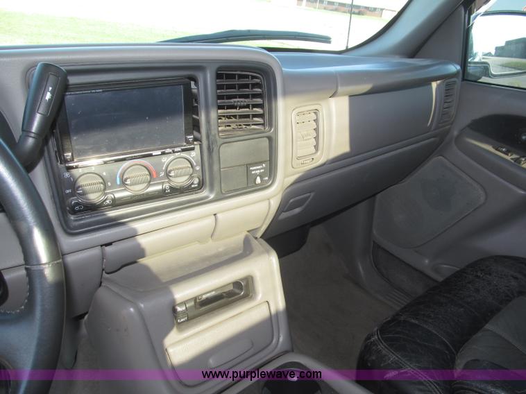 image for item F7137 2000 Chevrolet Silverado 1500 LT Z71 Ext. Cab pickup truck