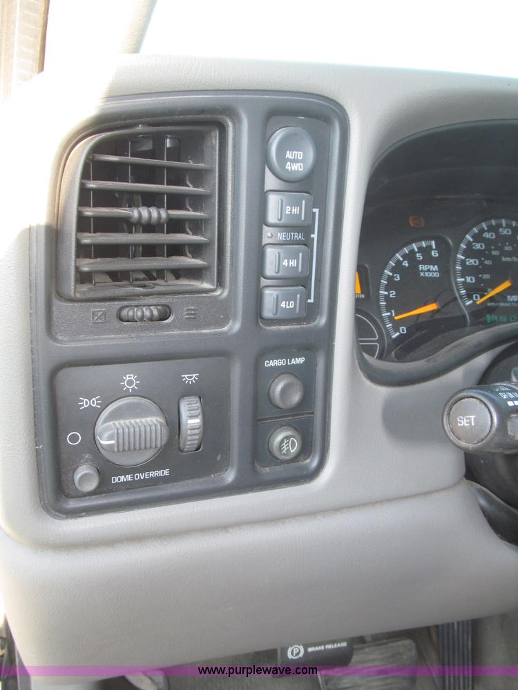 image for item F7137 2000 Chevrolet Silverado 1500 LT Z71 Ext. Cab pickup truck