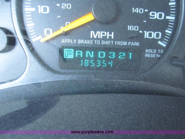 image for item F7137 2000 Chevrolet Silverado 1500 LT Z71 Ext. Cab pickup truck