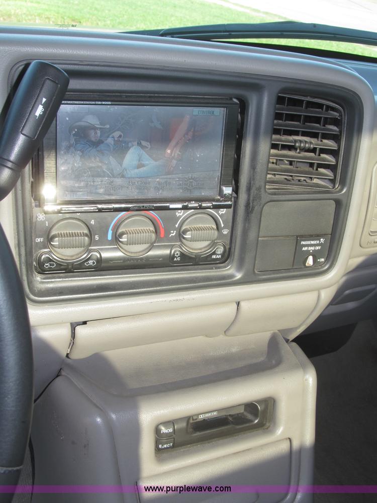 image for item F7137 2000 Chevrolet Silverado 1500 LT Z71 Ext. Cab pickup truck