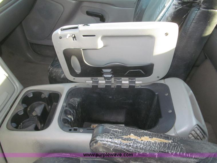 image for item F7137 2000 Chevrolet Silverado 1500 LT Z71 Ext. Cab pickup truck