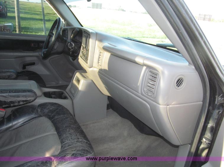 image for item F7137 2000 Chevrolet Silverado 1500 LT Z71 Ext. Cab pickup truck