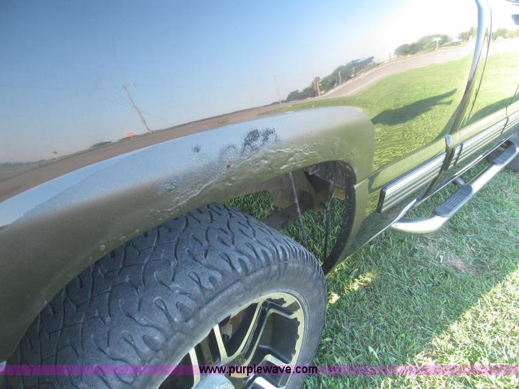 image for item F7137 2000 Chevrolet Silverado 1500 LT Z71 Ext. Cab pickup truck