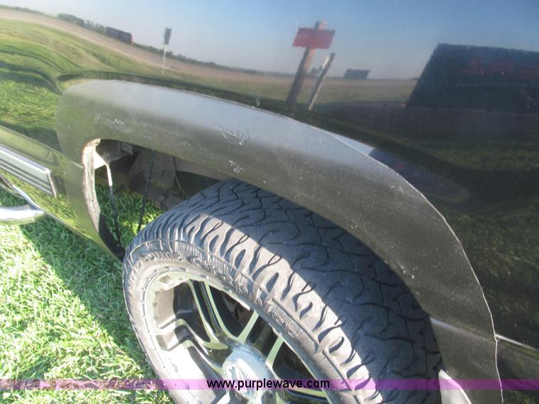 image for item F7137 2000 Chevrolet Silverado 1500 LT Z71 Ext. Cab pickup truck