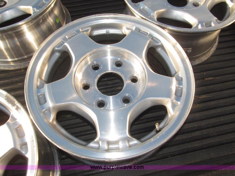 image for item F7137 2000 Chevrolet Silverado 1500 LT Z71 Ext. Cab pickup truck