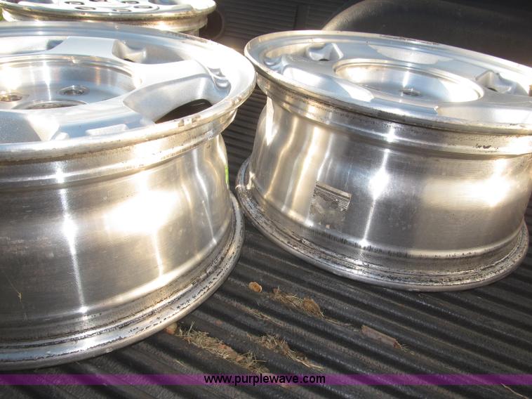 image for item F7137 2000 Chevrolet Silverado 1500 LT Z71 Ext. Cab pickup truck