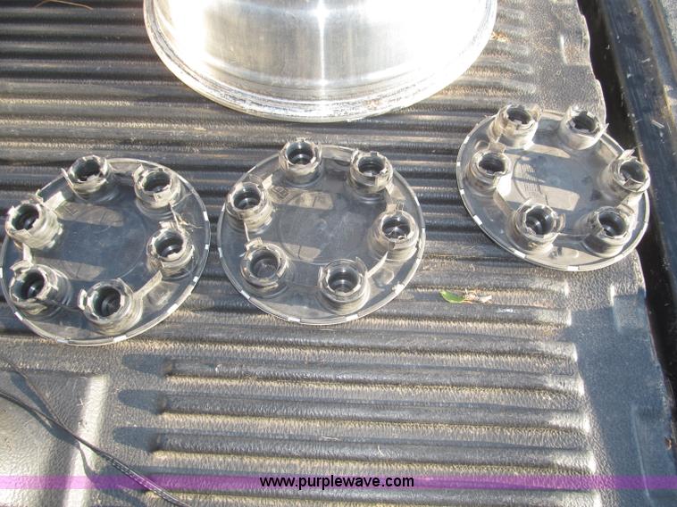 image for item F7137 2000 Chevrolet Silverado 1500 LT Z71 Ext. Cab pickup truck