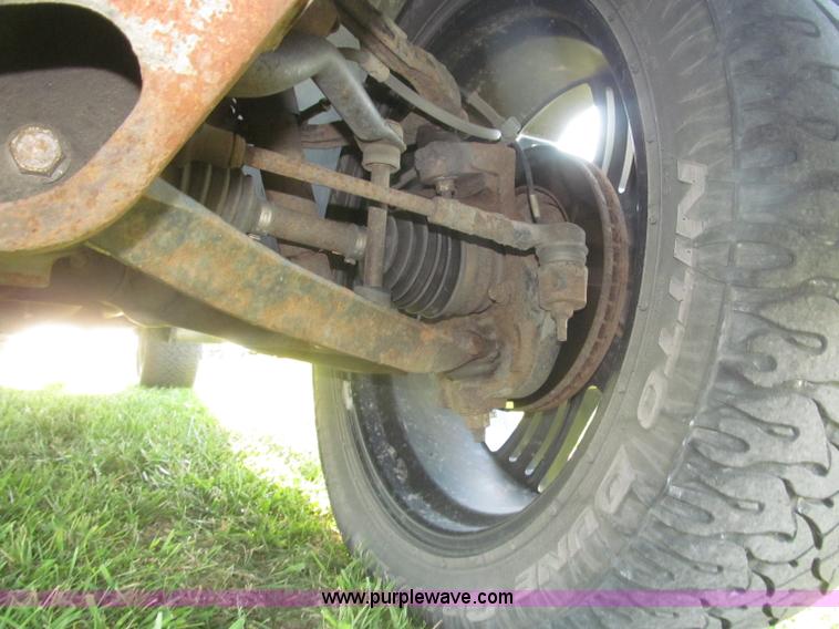 image for item F7137 2000 Chevrolet Silverado 1500 LT Z71 Ext. Cab pickup truck