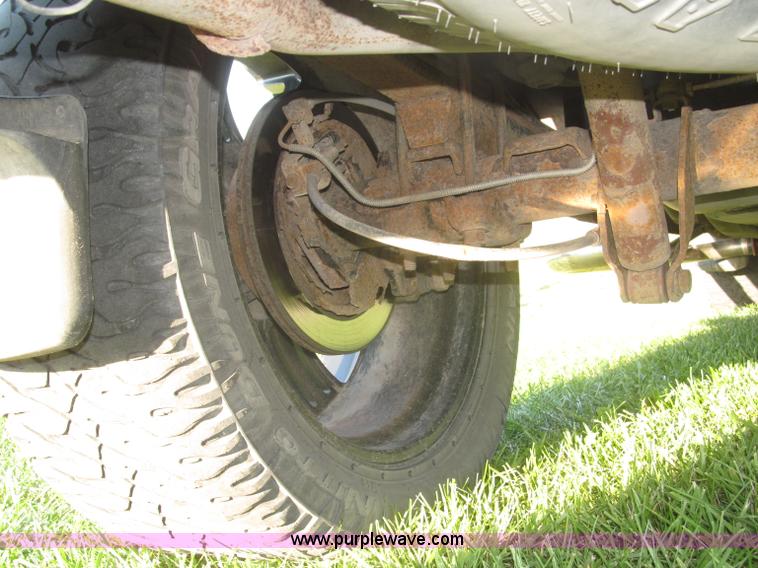 image for item F7137 2000 Chevrolet Silverado 1500 LT Z71 Ext. Cab pickup truck