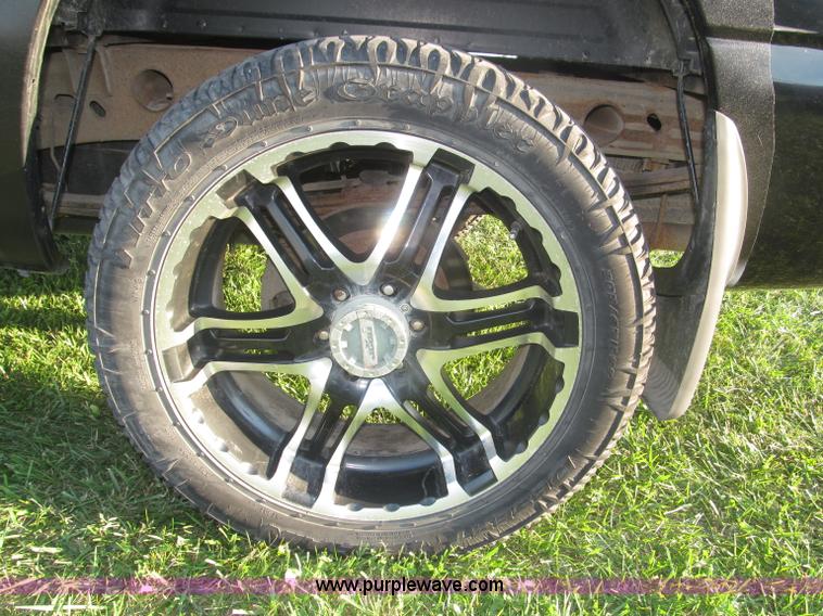 image for item F7137 2000 Chevrolet Silverado 1500 LT Z71 Ext. Cab pickup truck