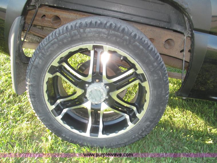 image for item F7137 2000 Chevrolet Silverado 1500 LT Z71 Ext. Cab pickup truck