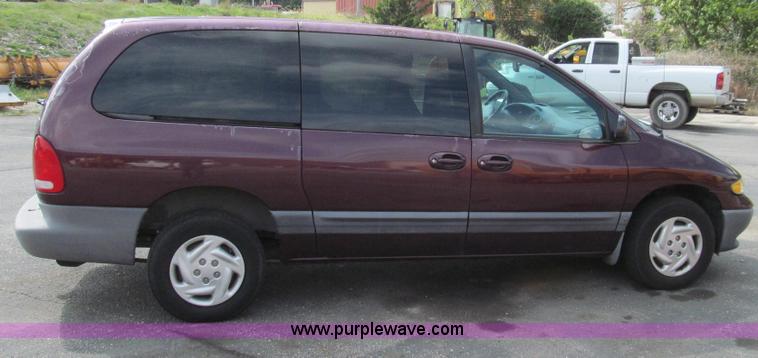 image for item G2125 1999 Dodge Grand Caravan SE van
