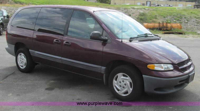 image for item G2125 1999 Dodge Grand Caravan SE van