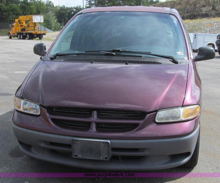 image for item G2125 1999 Dodge Grand Caravan SE van