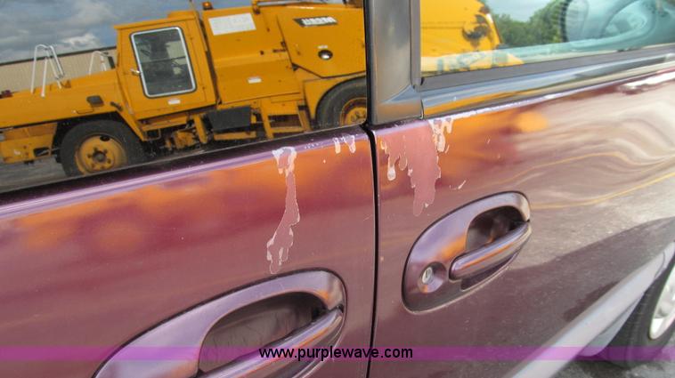 image for item G2125 1999 Dodge Grand Caravan SE van