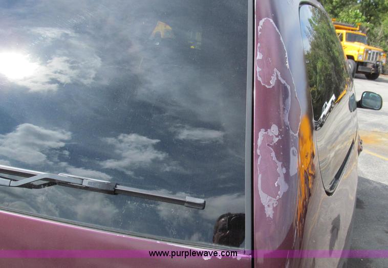 image for item G2125 1999 Dodge Grand Caravan SE van