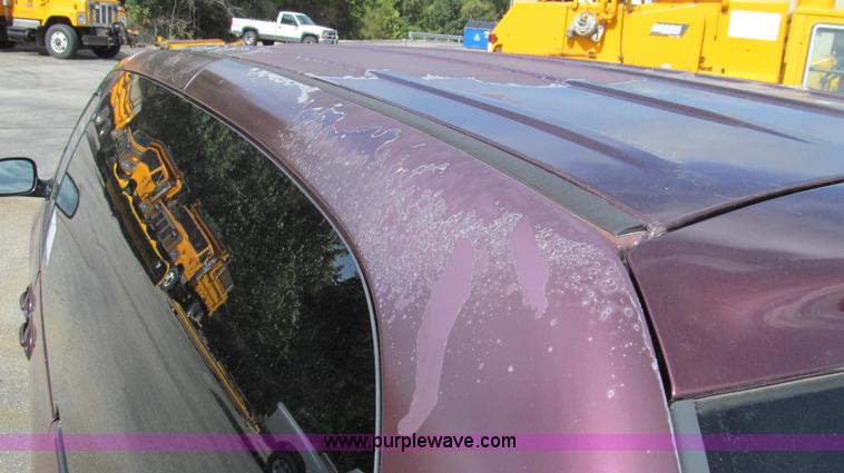 image for item G2125 1999 Dodge Grand Caravan SE van
