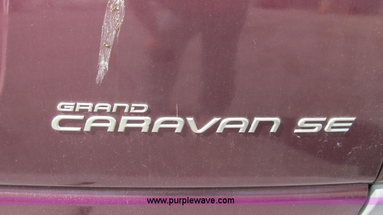 image for item G2125 1999 Dodge Grand Caravan SE van