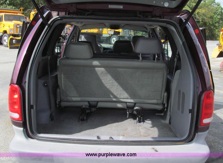 image for item G2125 1999 Dodge Grand Caravan SE van