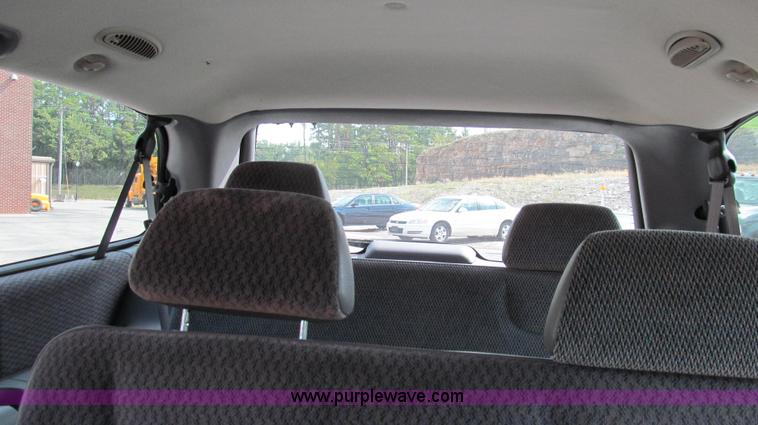 image for item G2125 1999 Dodge Grand Caravan SE van