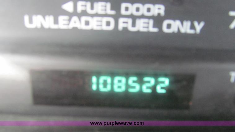 image for item G2125 1999 Dodge Grand Caravan SE van