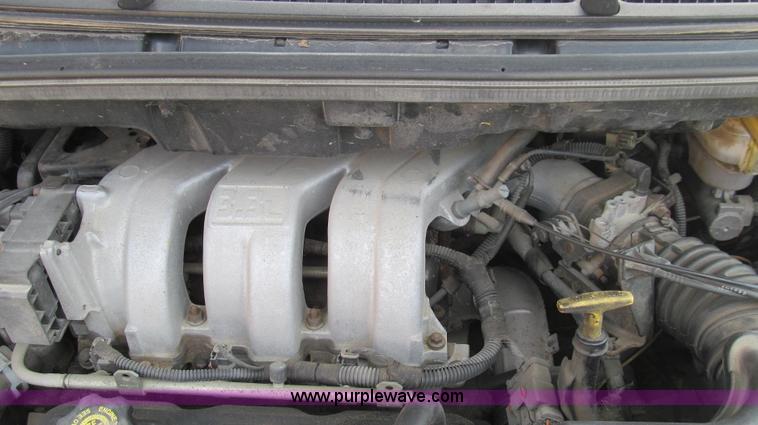 image for item G2125 1999 Dodge Grand Caravan SE van