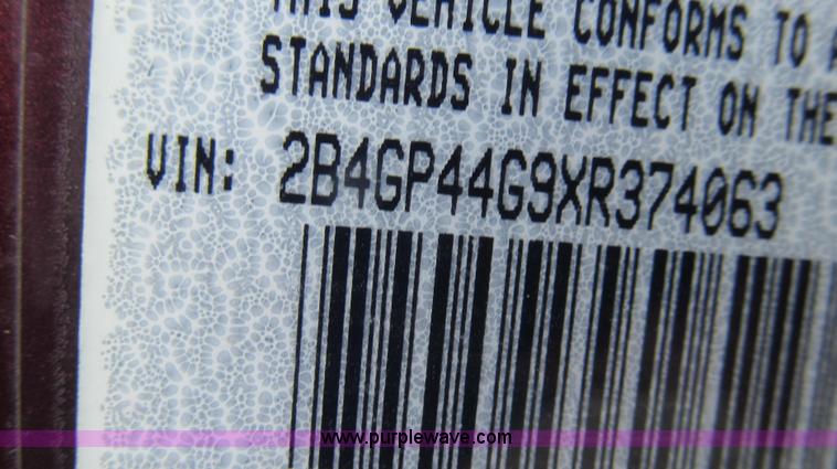 image for item G2125 1999 Dodge Grand Caravan SE van