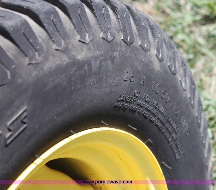 image for item G4227 John Deere X724 lawn mower