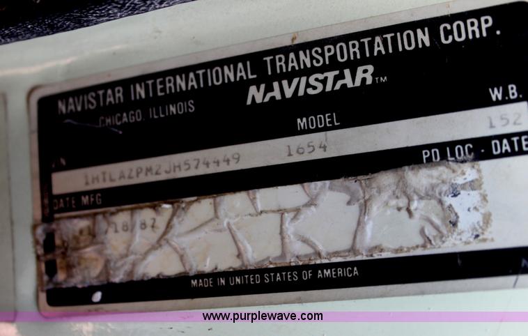 image for item G4231 1988 International S1654 flatbed truck