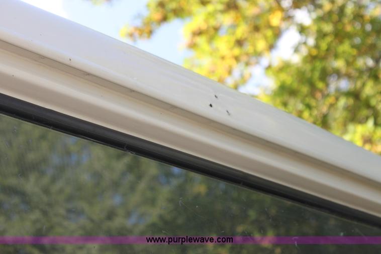 image for item G4231 1988 International S1654 flatbed truck