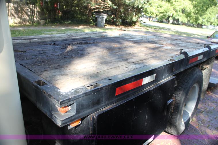 image for item G4231 1988 International S1654 flatbed truck