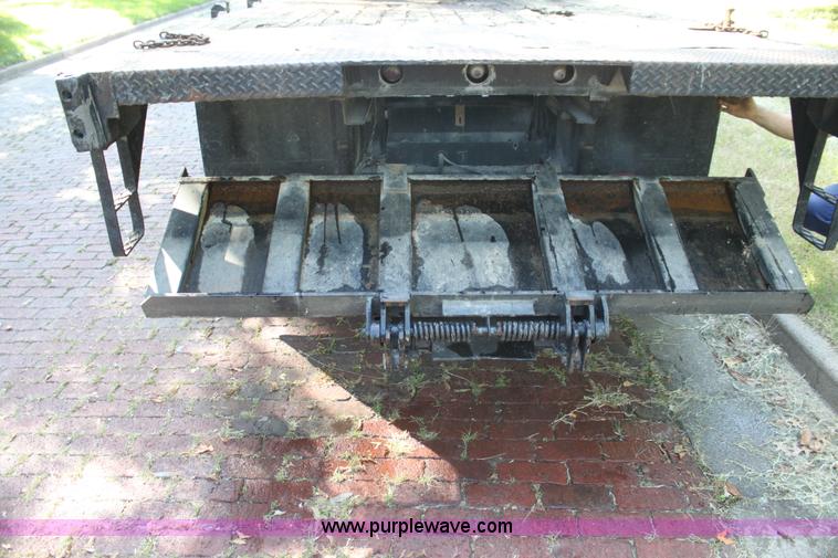 image for item G4231 1988 International S1654 flatbed truck