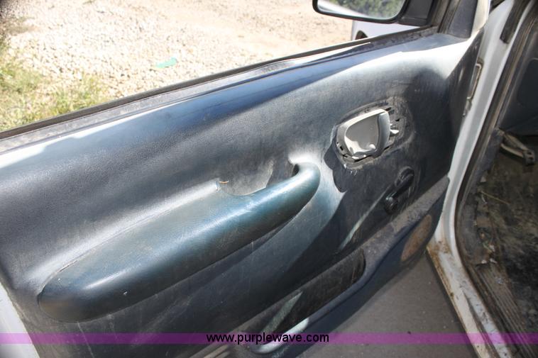 image for item G4234 2000 Chevrolet 2500 Classic pickup truck