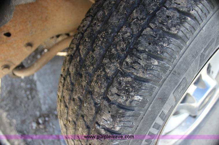 image for item G4234 2000 Chevrolet 2500 Classic pickup truck