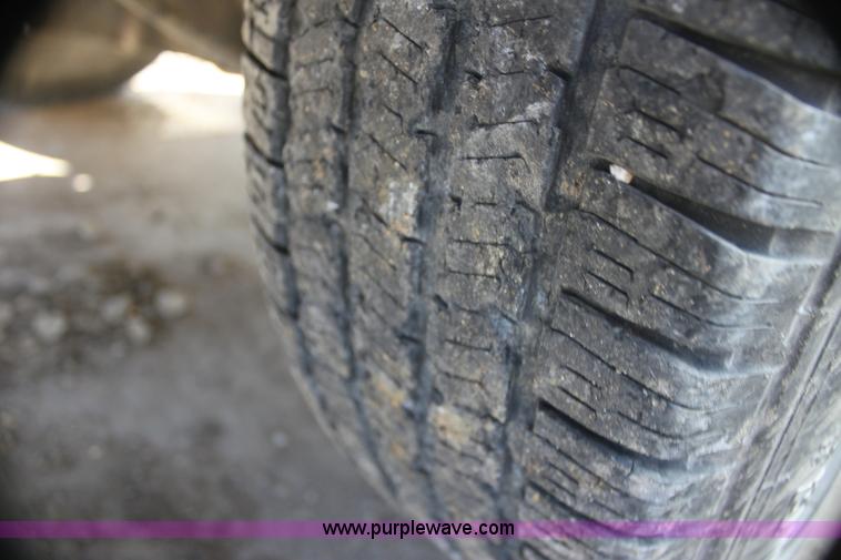 image for item G4234 2000 Chevrolet 2500 Classic pickup truck