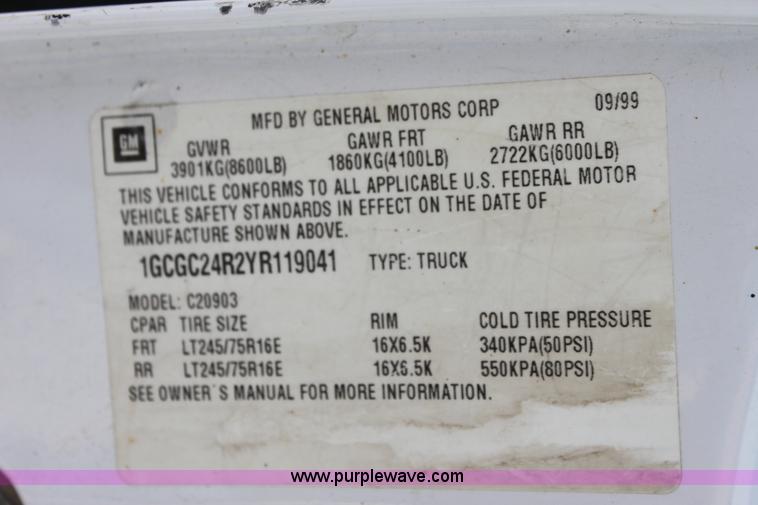 image for item G4234 2000 Chevrolet 2500 Classic pickup truck