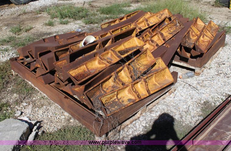 image for item G4235 (86) track pads