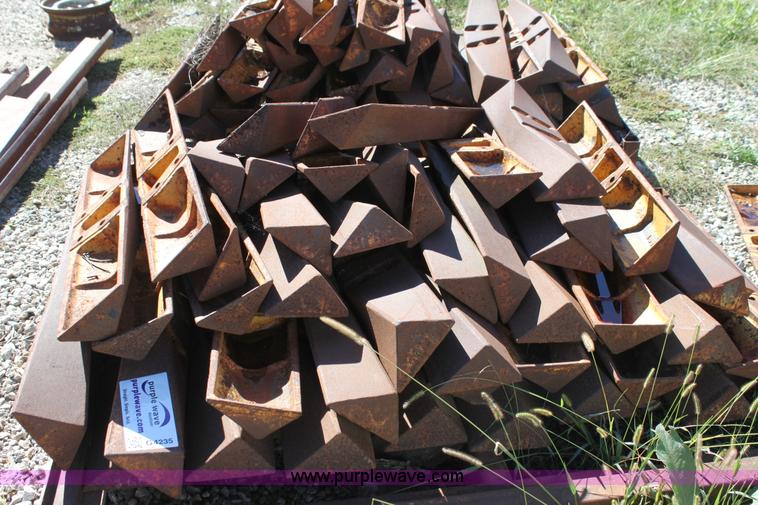 image for item G4235 (86) track pads