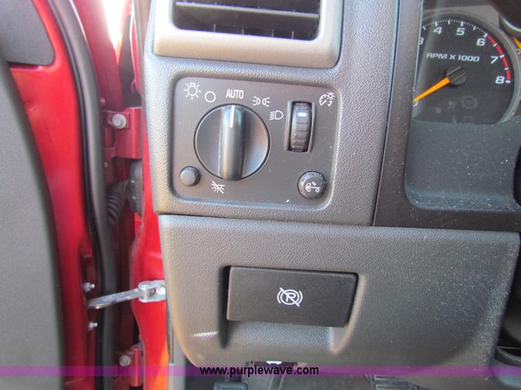 image for item G4241 2006 Chevrolet Colorado LT Crew Cab pickup truck