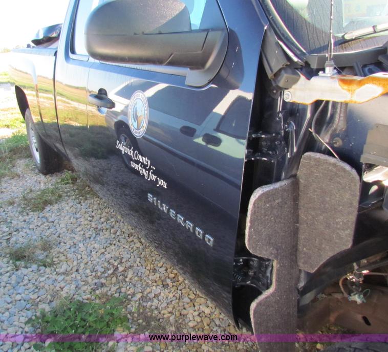 image for item G4242 2012 Chevrolet Silverado 1500 Ext. Cab pickup truck